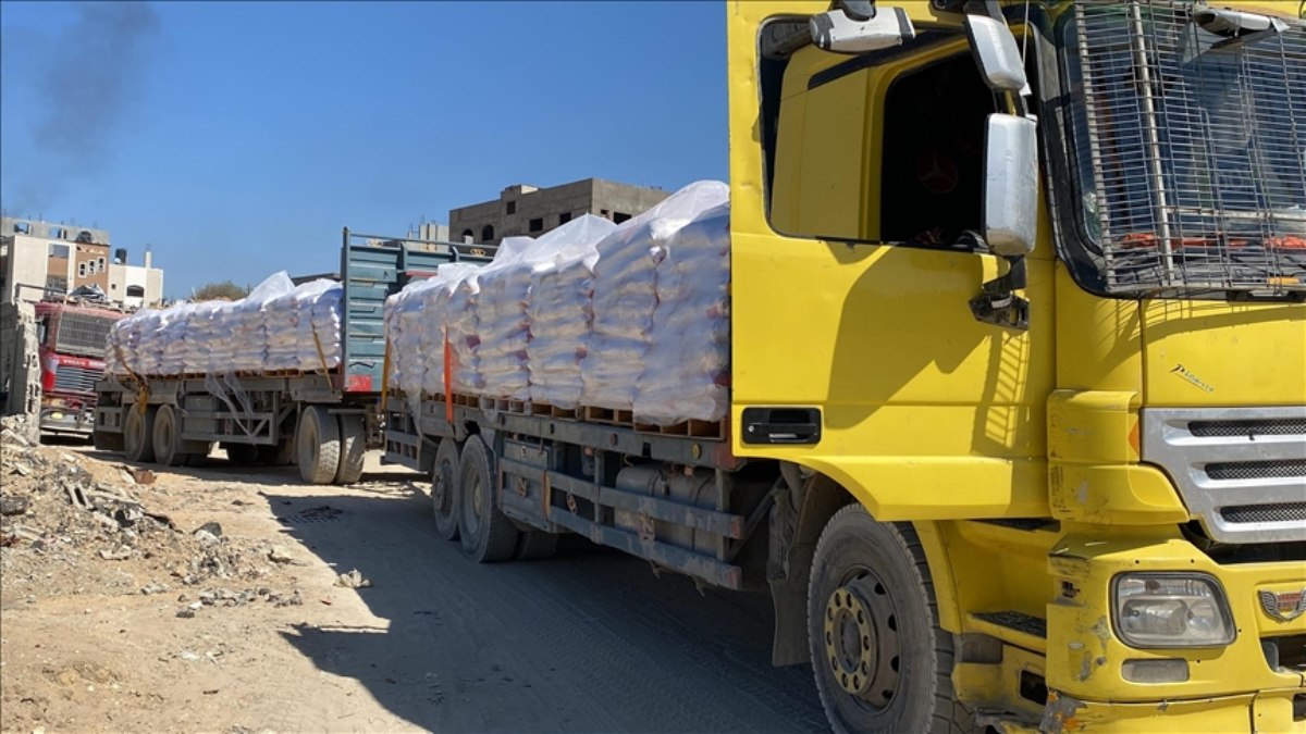 BM: Ateşkesin ilk gününde 630 insani yardım tırı Gazze Şeridi’ne girdi